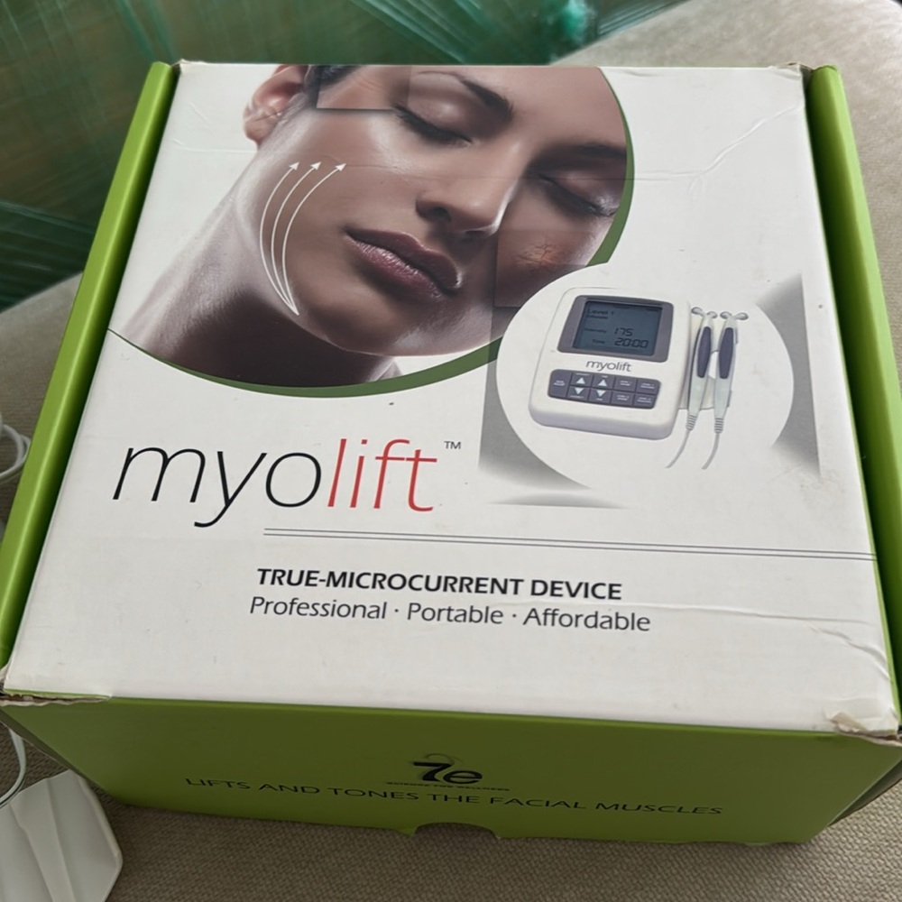 7e Myolift Microcurrent device professional portable